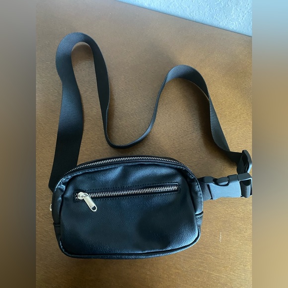 Wild Fable Fanny Pack - Picture 2 of 3